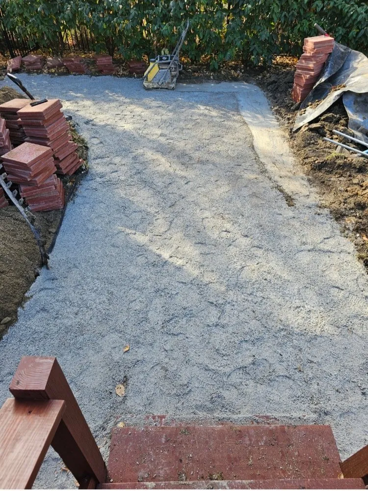 Professional outdoor landscaping in Shelbyville, KY by Tereso Estrada