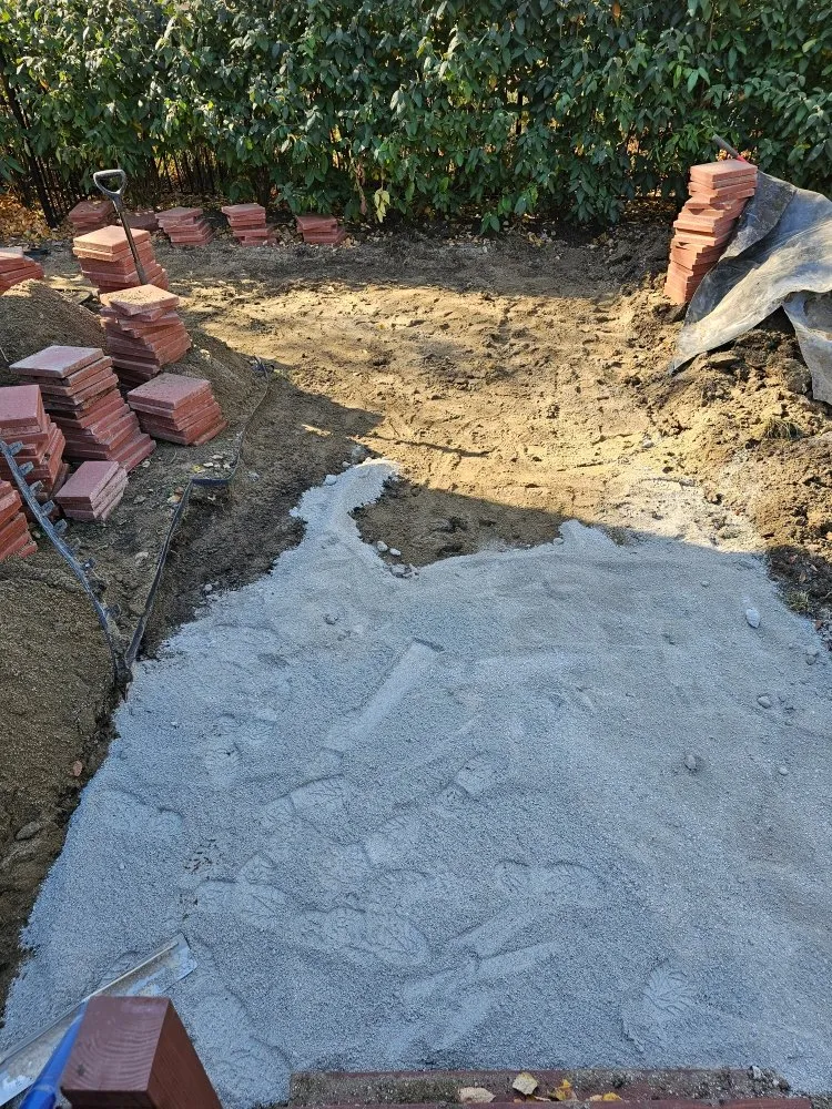 Professional residential landscaping with custom design in Shelbyville, KY by Tereso Estrada