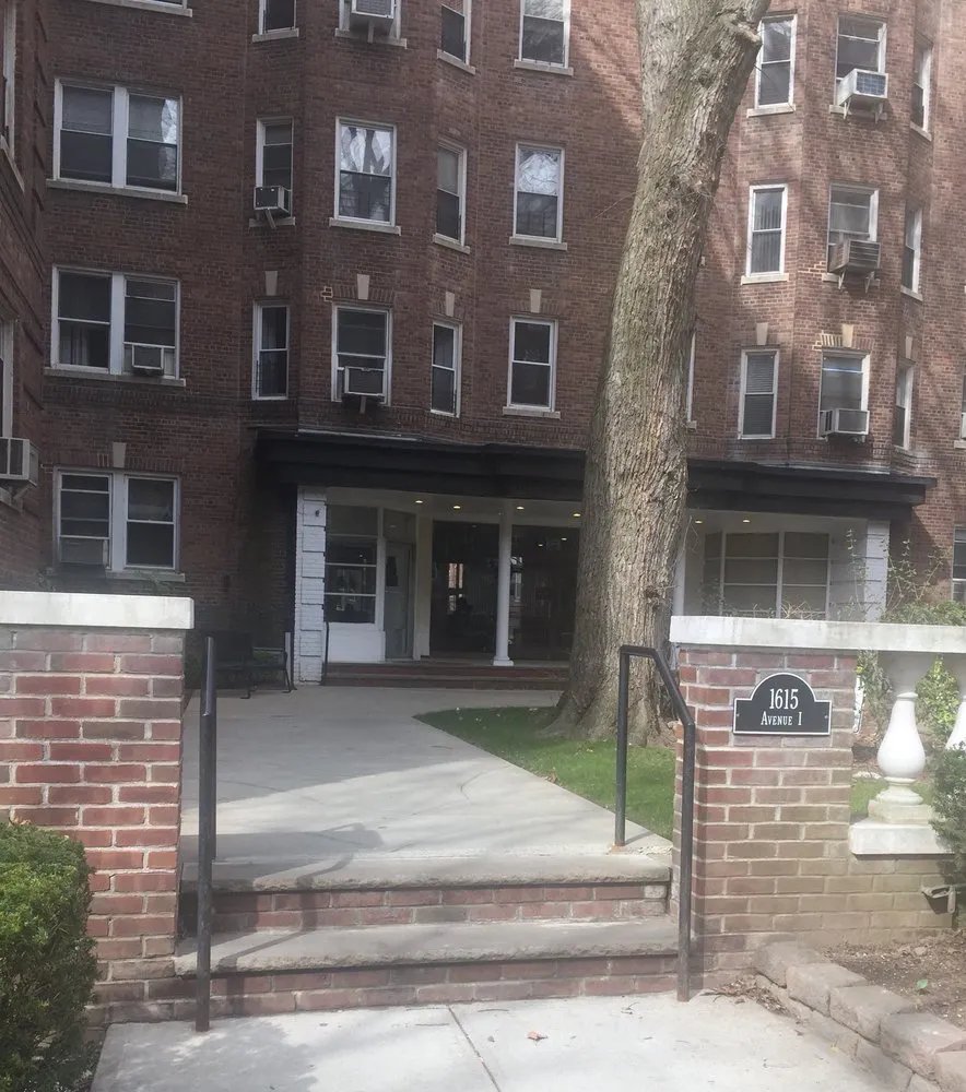 Reliable lawn mowing service experts serving Brooklyn, NY - Terrace Gardens Plaza