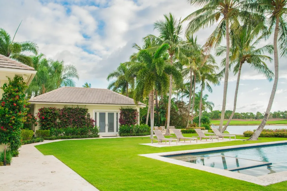 Custom garden landscaping in Jupiter, FL by Terracon Services