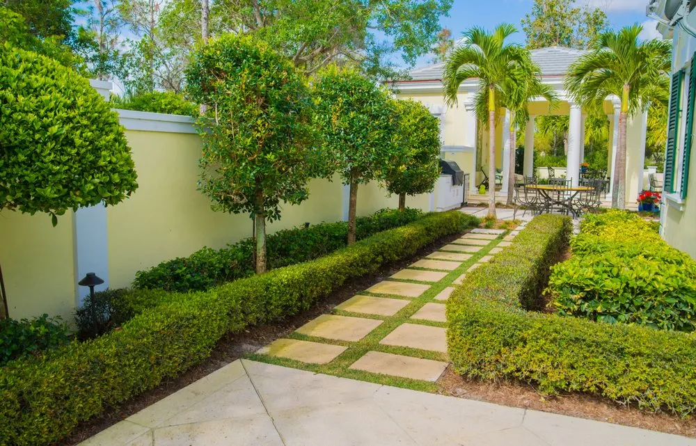 Custom outdoor landscaping in Jupiter, FL by Terracon Services
