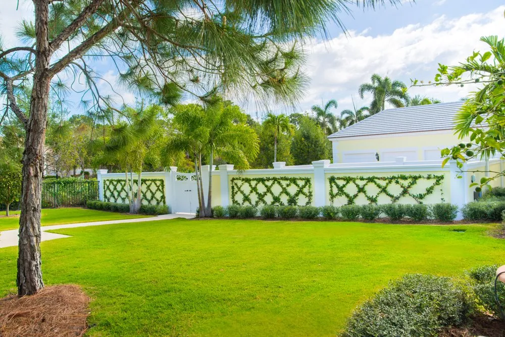 Custom lawn mowing service in Jupiter, FL - Terracon Services