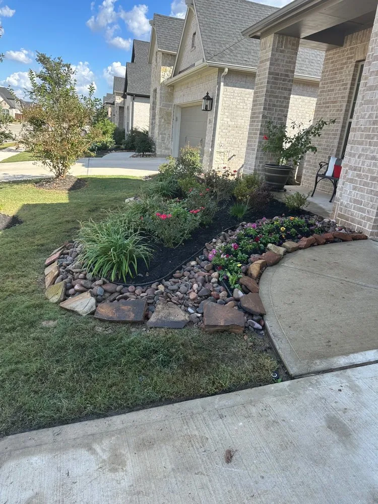 Local lawn mowing service in Rosharon, TX - Terrain Brains Landscape