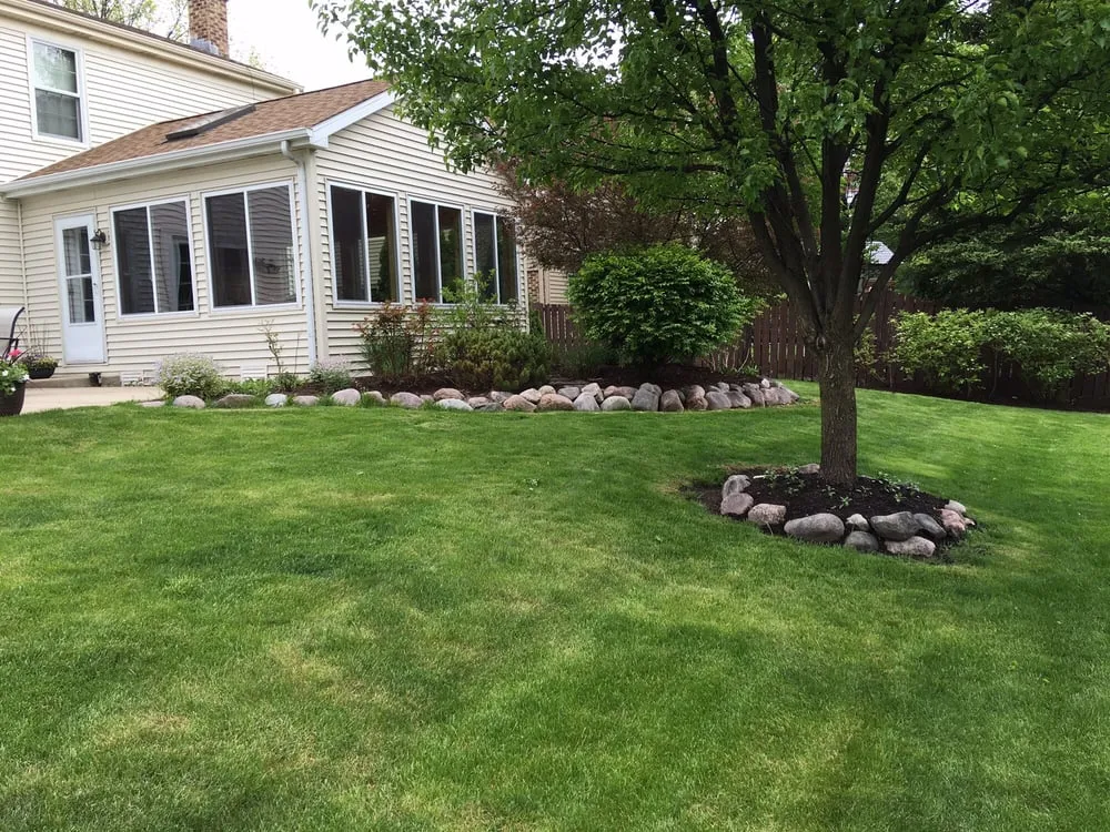 Top-rated yard cleanup service in Palatine, IL by Terranova Landscaping Services