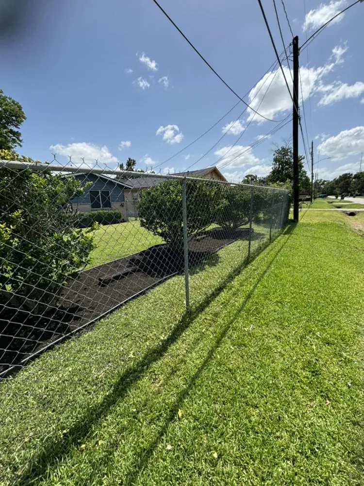 Affordable yard maintenance in Houston, TX by TerraScapes Services