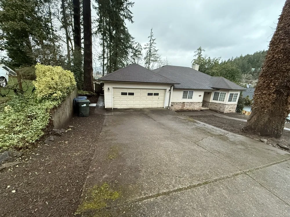 Trusted lawn mowing service in Eugene, OR by Terrazas Landscaping Pros