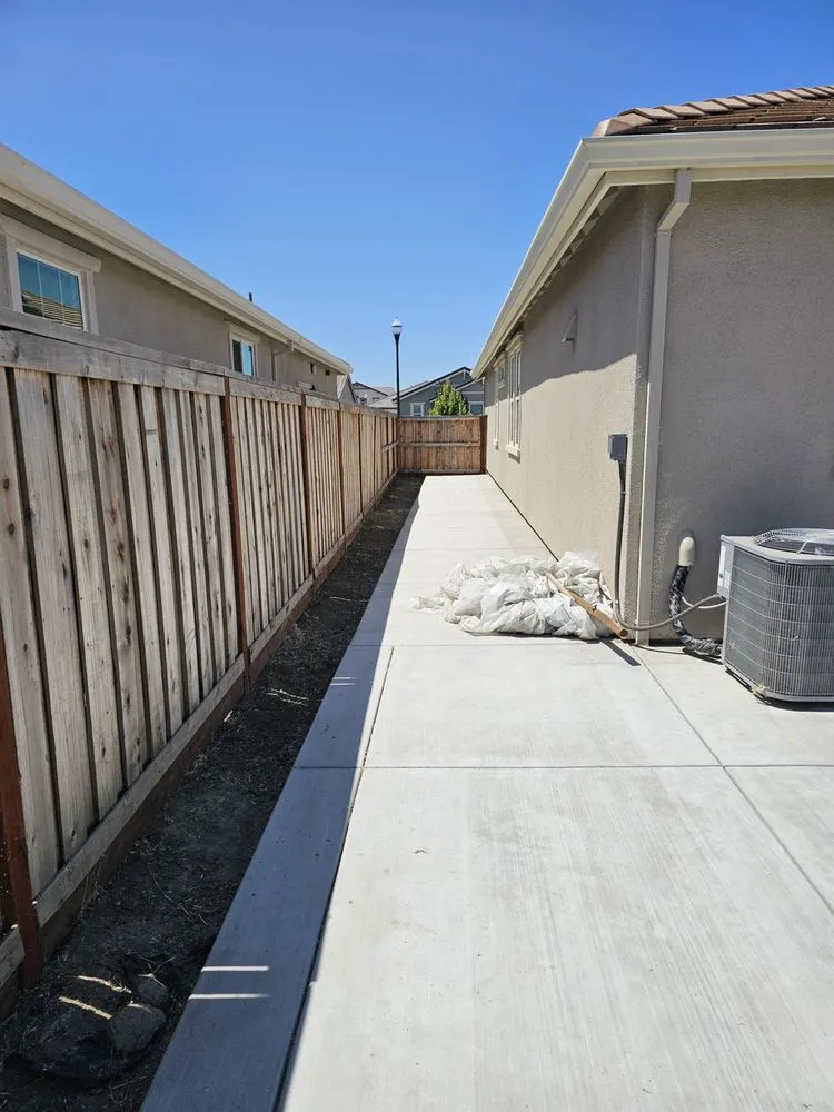 Expert garden landscaping experts serving Lathrop, CA - Terriquez Landscaping
