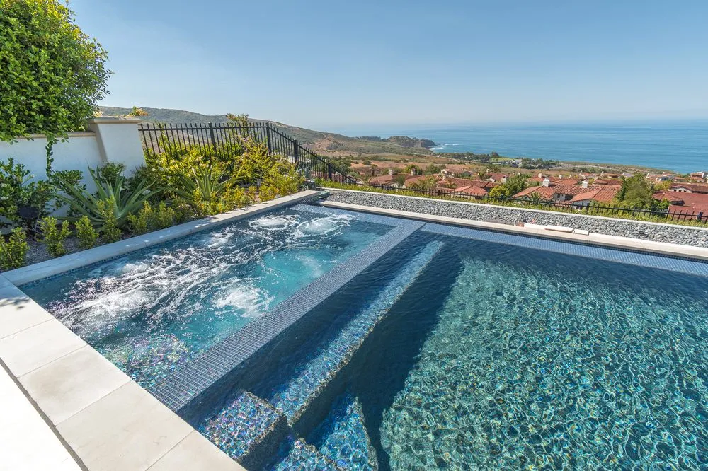 Affordable lawn care service experts serving Orange, CA - Teserra