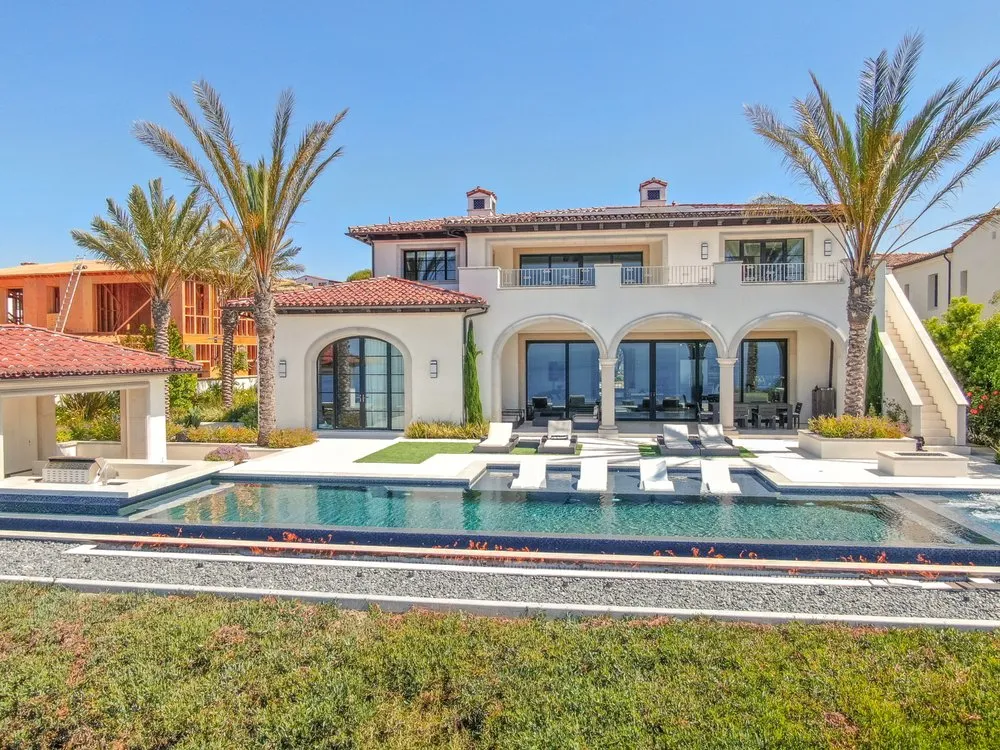 Reliable lawn mowing service experts serving Orange, CA - Teserra