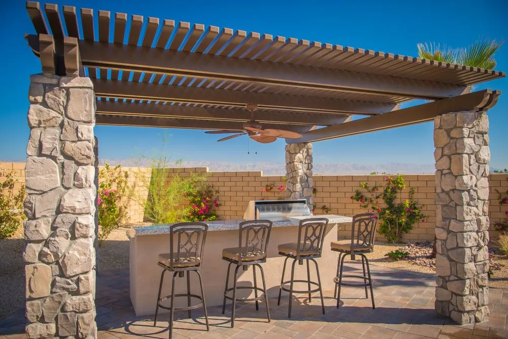 Expert yard maintenance in Palm Desert, CA by Teserra