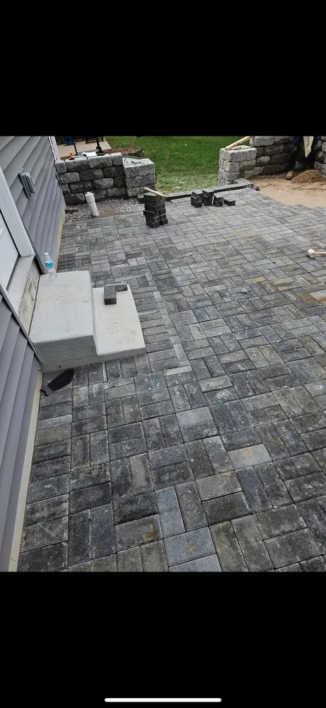 Affordable garden landscaping for homes in Belleville, IL by Tesseract General Contracting