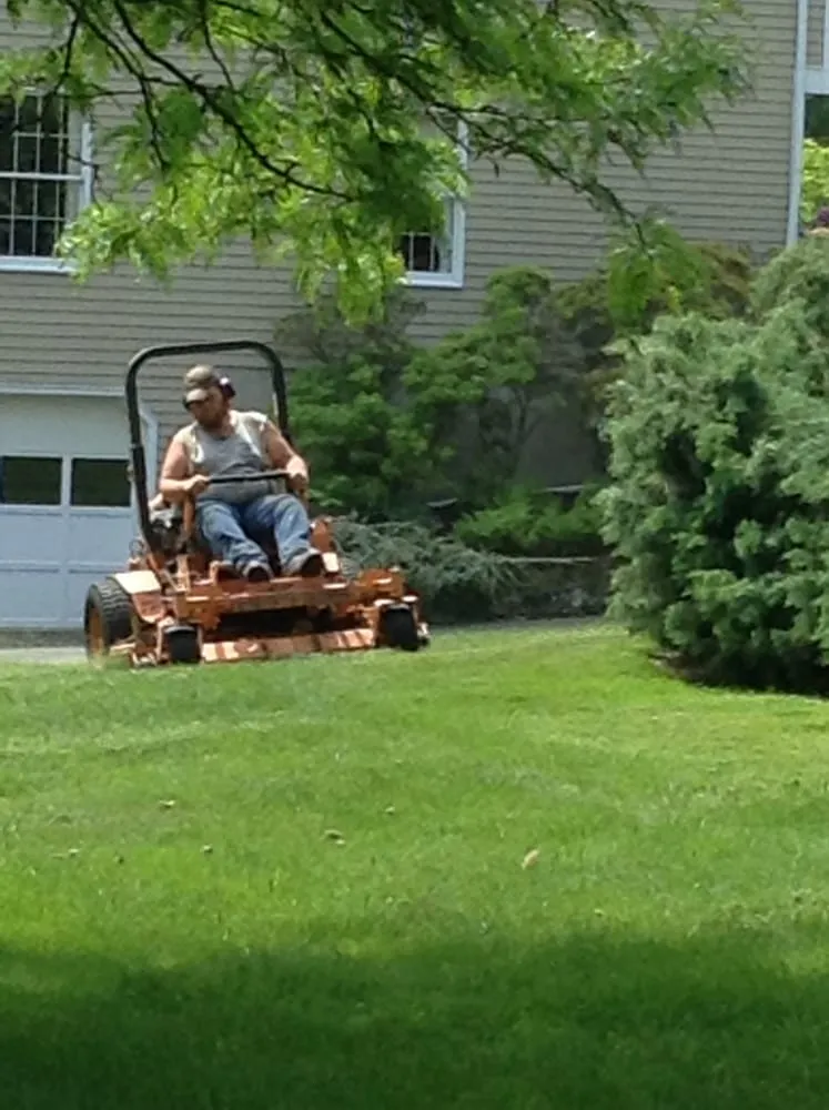 Affordable lawn care service for beautiful yards across Fairfield, CT - Tessier's Landscaping