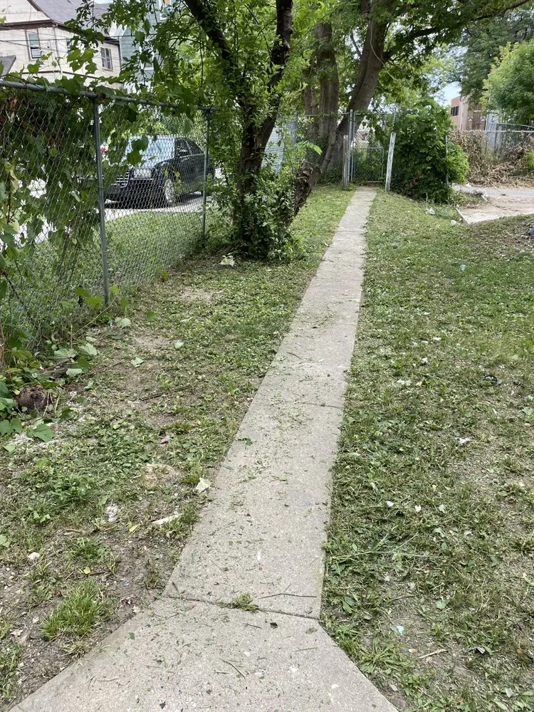 Local garden landscaping experts serving Milwaukee, WI - Tevin & Sons Lawn Care & Snow Removal