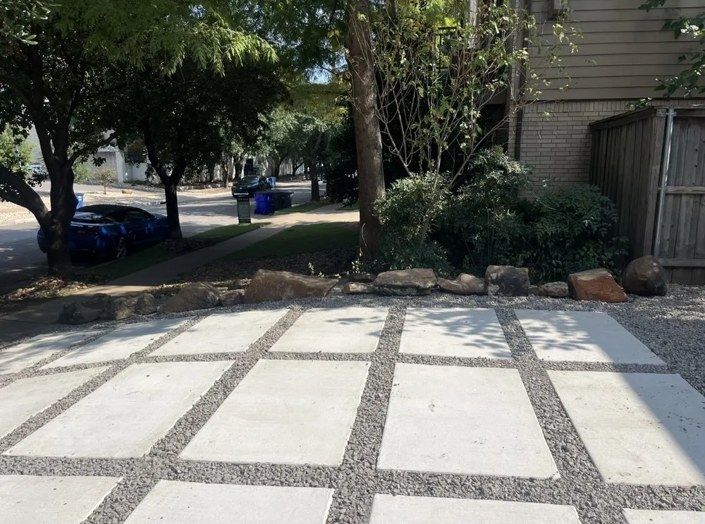 Professional lawn mowing service with custom design across Dallas, TX - Texas 4 seasons