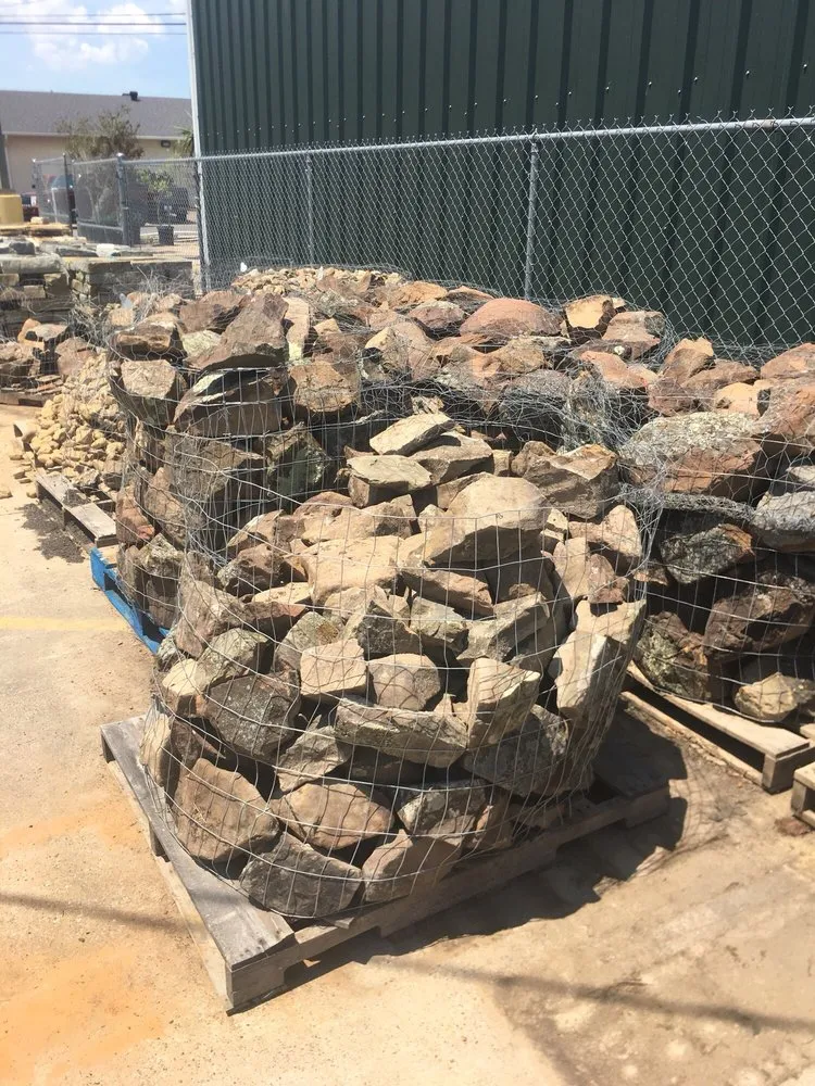 Professional yard cleanup service for year-round maintenance across Nederland, TX - Texas Best Nursery