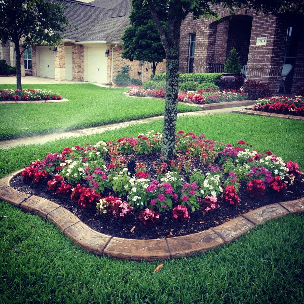 Custom landscape installation for homes in Houston, TX by Texas Curb n Borders