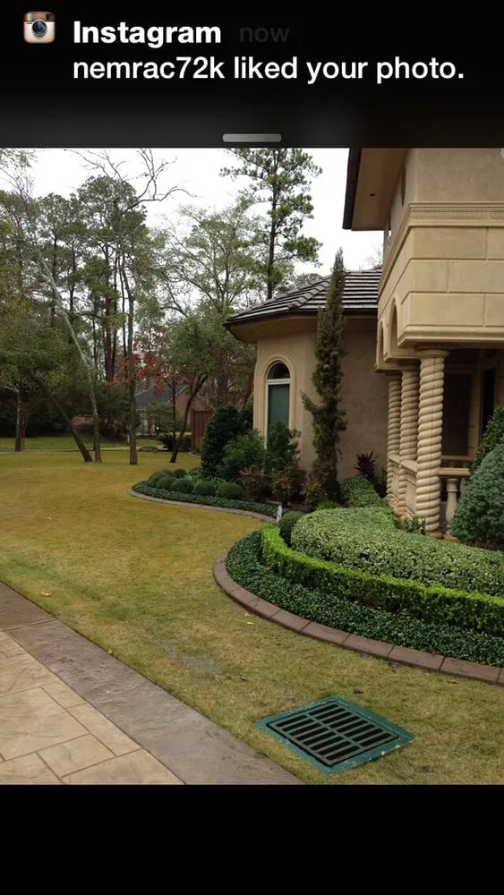 Custom outdoor landscaping in Houston, TX - Texas Curb n Borders