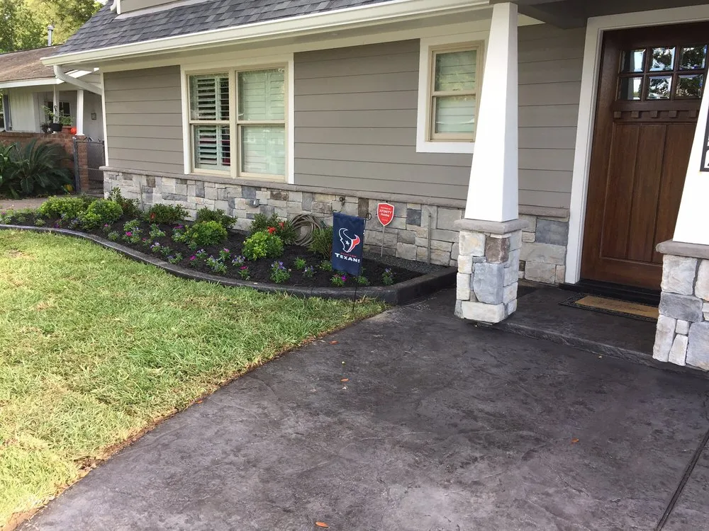 Custom landscaping services in Houston, TX - Texas Curb n Borders