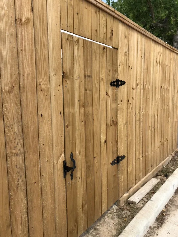 Expert residential landscaping in Sugar Land, TX by Texas Fence Installation