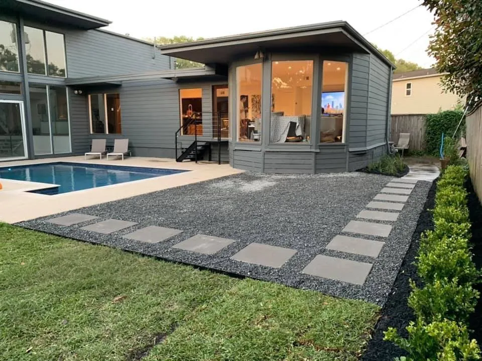 Professional garden landscaping with custom design in Houston, TX by Texas Garden Materials