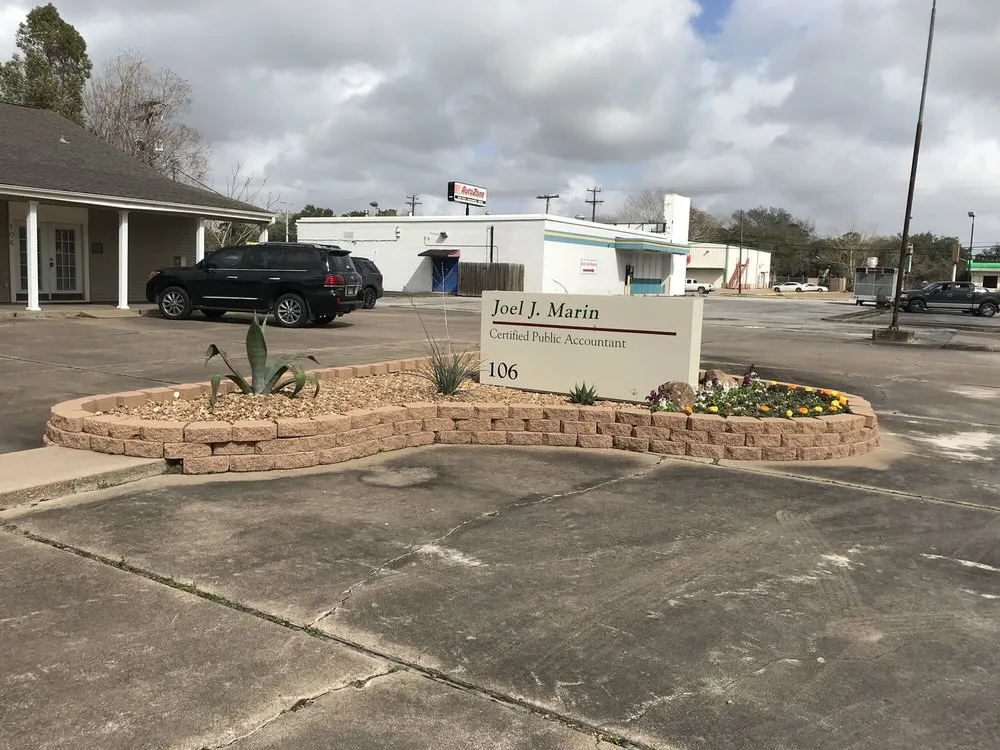 Trusted outdoor landscaping in Alvin, TX by Texas Groundskeepers