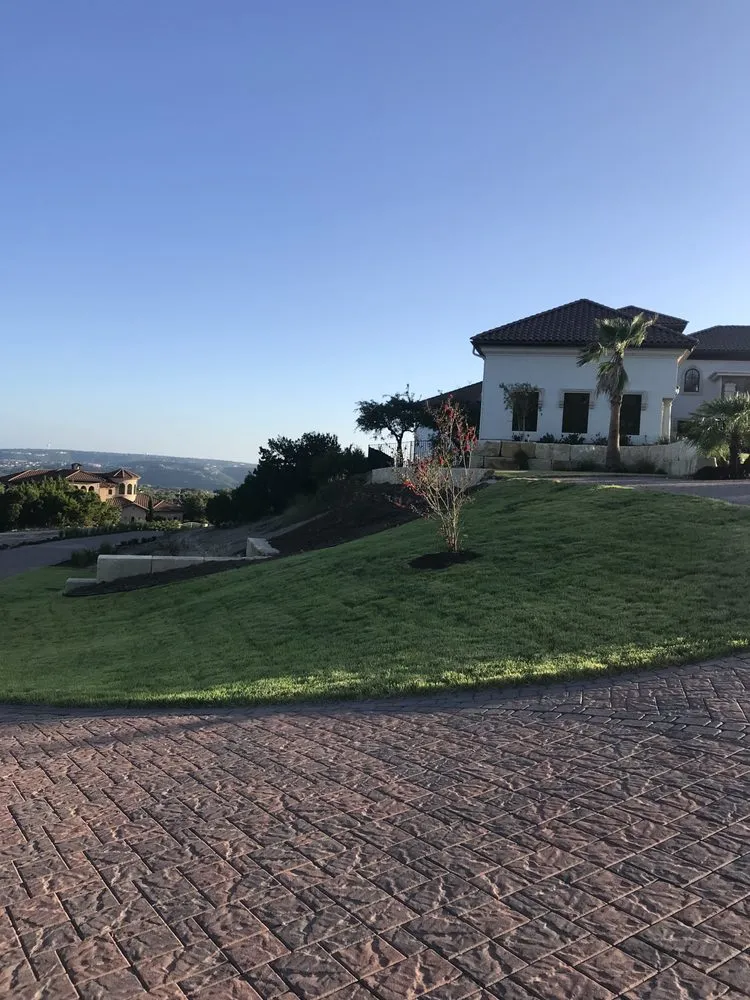 Custom garden landscaping in Spicewood, TX - Texas Lawn Authority