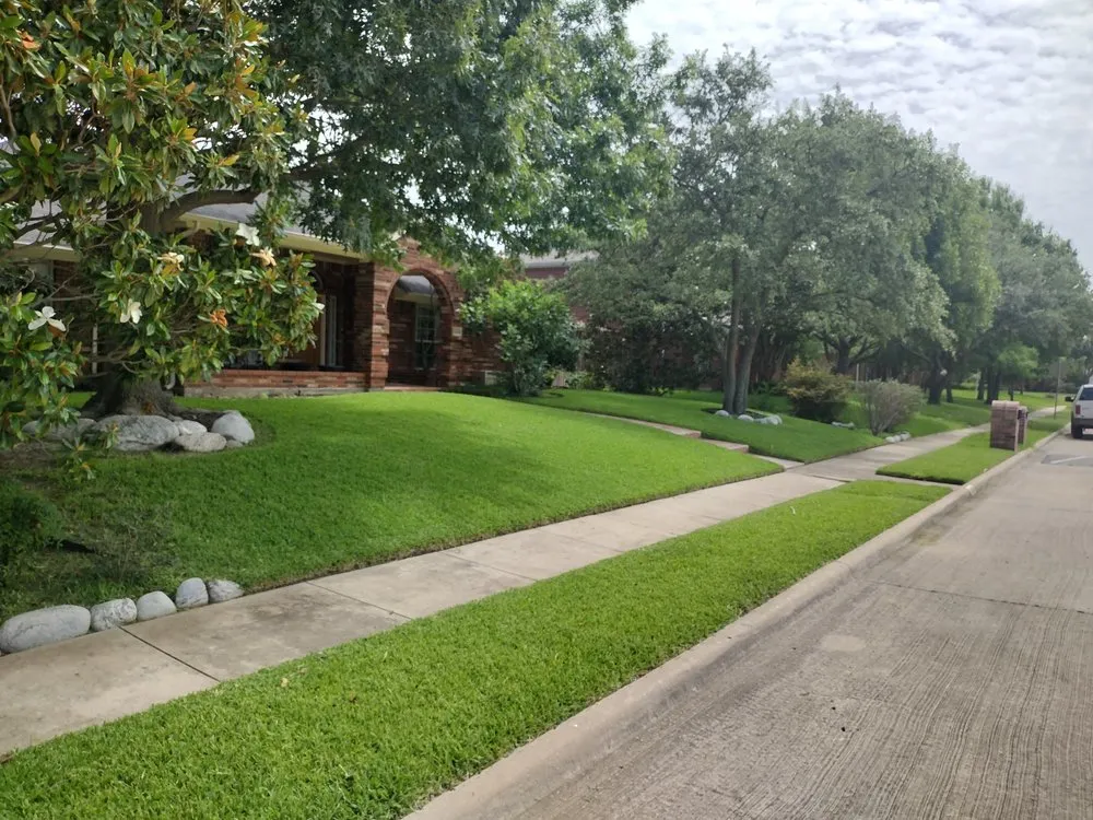 Professional garden landscaping for homes in Venus, TX by Texas Lawn in Order