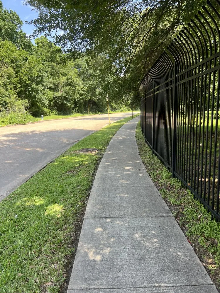 Top-rated residential landscaping experts serving Houston, TX - Texas Lawn Star Landscaping