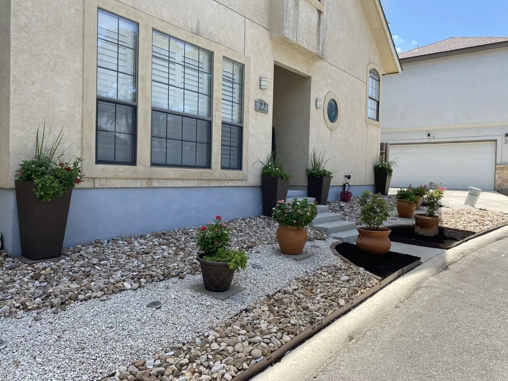 Professional residential landscaping in San Antonio, TX by Texas Oaks landscaping