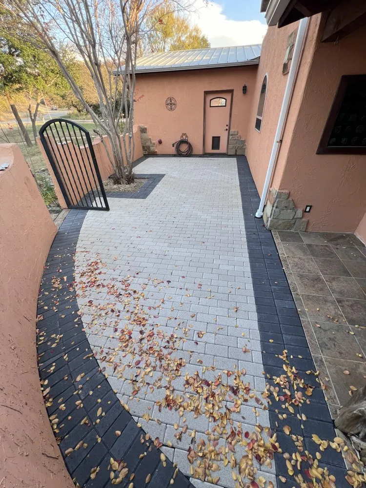 Expert garden landscaping in Weatherford, TX by Texas Select Landscape