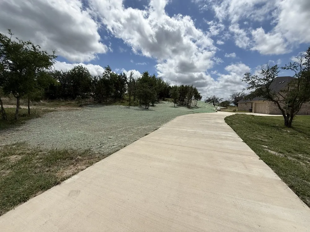 Reliable yard cleanup service for beautiful yards across Weatherford, TX - Texas Select Landscape