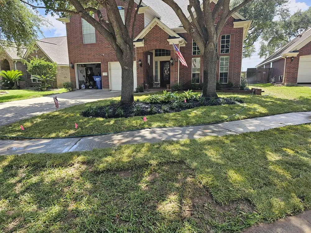 Affordable yard maintenance for homes across Houston, TX - Texas Turf Landscaping