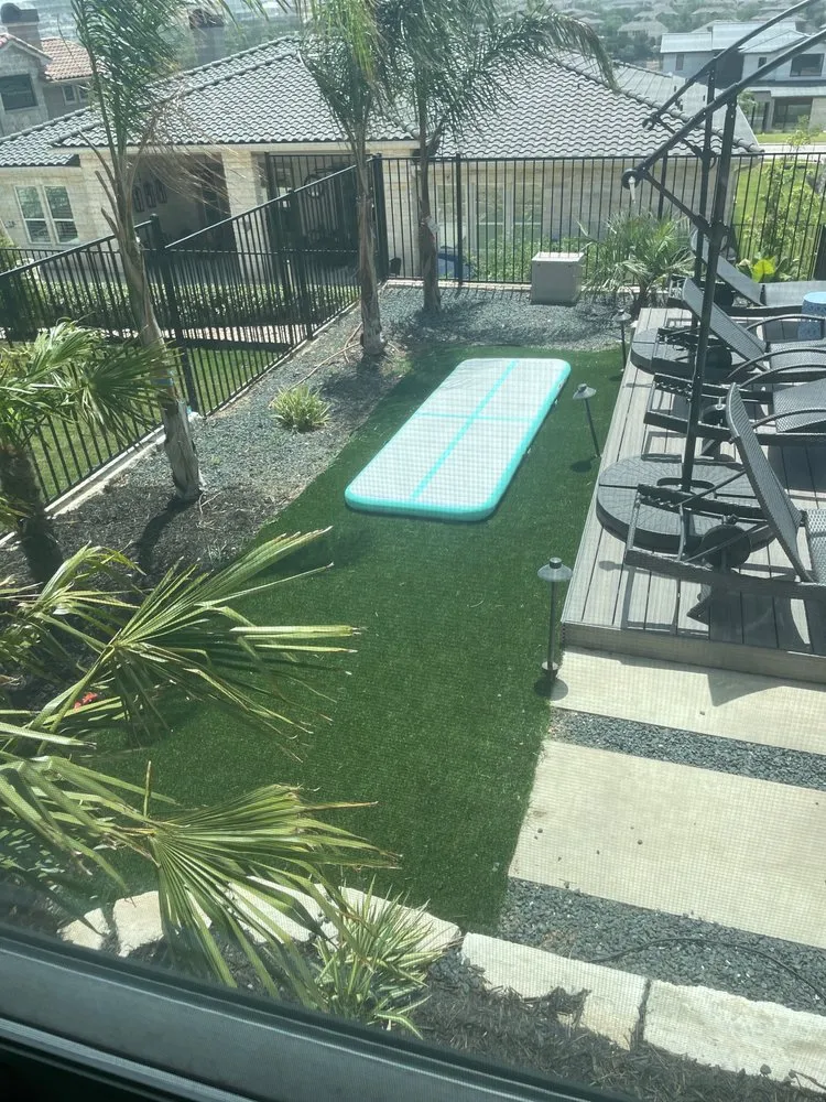 Professional lawn mowing service experts serving Lakeway, TX - TexasTurf