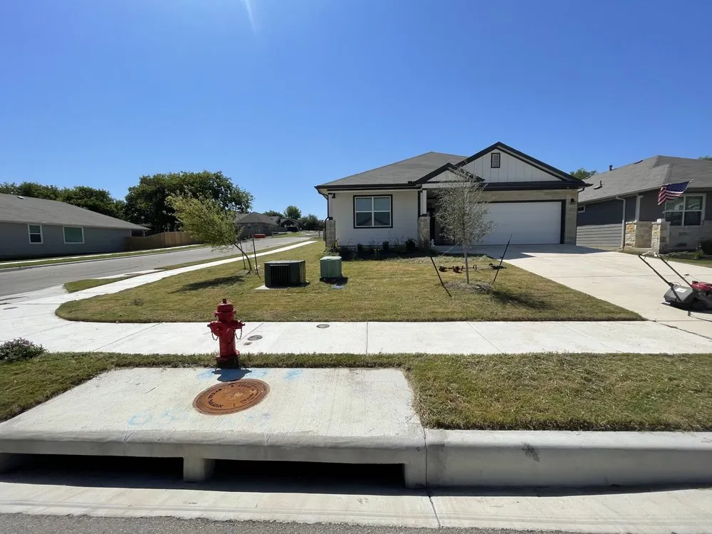 Expert yard cleanup service in Hutto, TX by Texicano Lawn Care