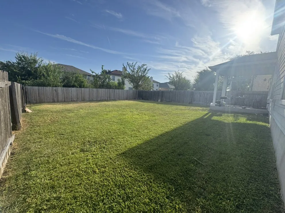 Affordable yard cleanup service with custom design in Hutto, TX by Texicano Lawn Care