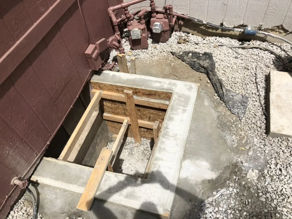 Expert yard maintenance with custom design in Kansas City, MO by TGT Landscaping & Construction