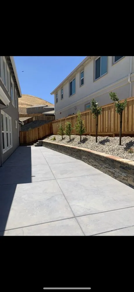 Custom yard maintenance in Pittsburg, CA by T&H Landscaping