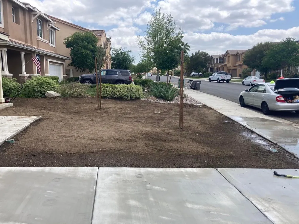 Reliable lawn mowing service experts serving San Bernardino, CA - T&h landscaping