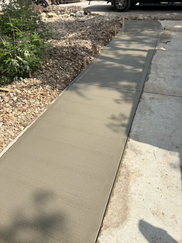 Affordable garden landscaping in Austin, TX by TH Masonry & Hardscapes