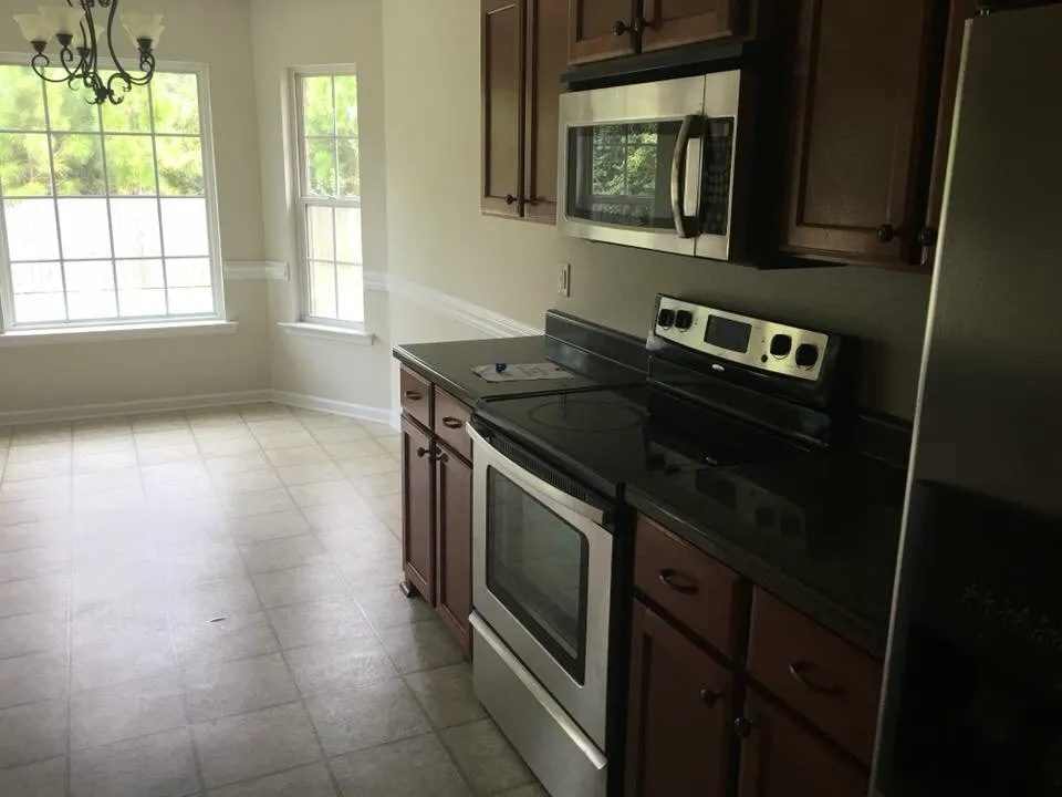 Custom yard cleanup service in Hinesville, GA by T&H Property Preservation