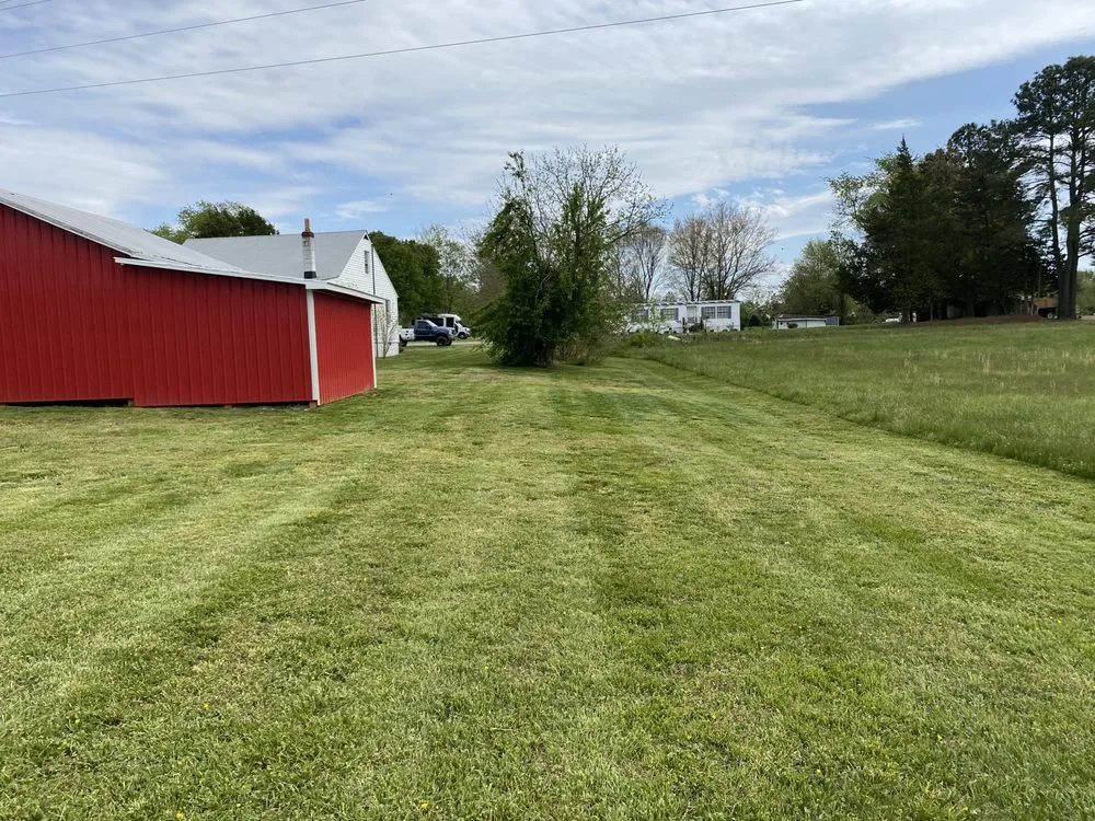 Custom yard maintenance in Ruther Glen, VA by T.Hall’s Landscaping