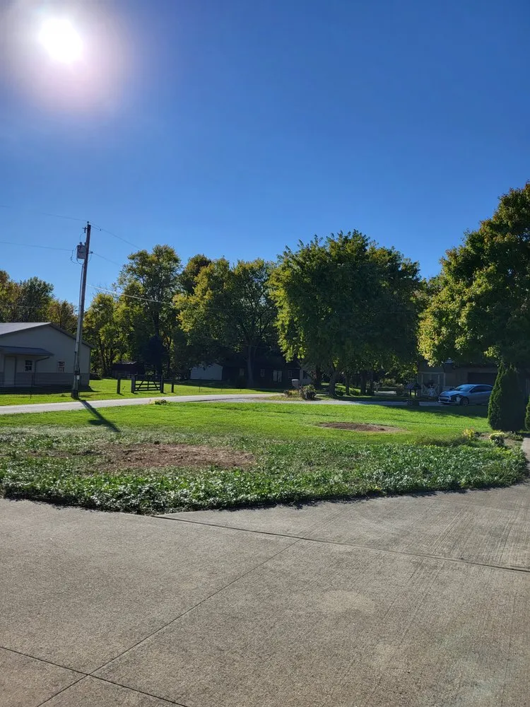 Local lawn care service experts serving Shelbyville, IN - Tharp's Lawn Care & Tree Service