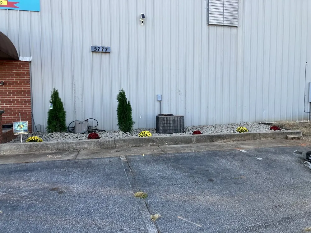 Local yard cleanup service experts serving Spartanburg, SC - That guy landscaping