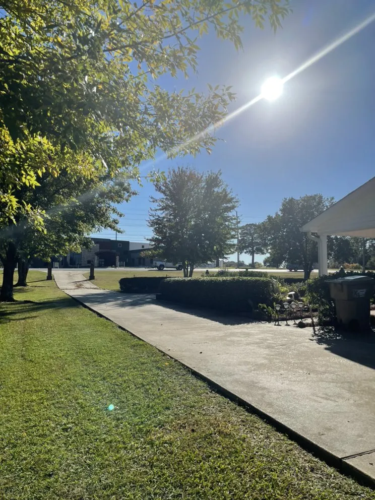 Professional garden landscaping experts serving West Monroe, LA - Thatchers Lawn Services