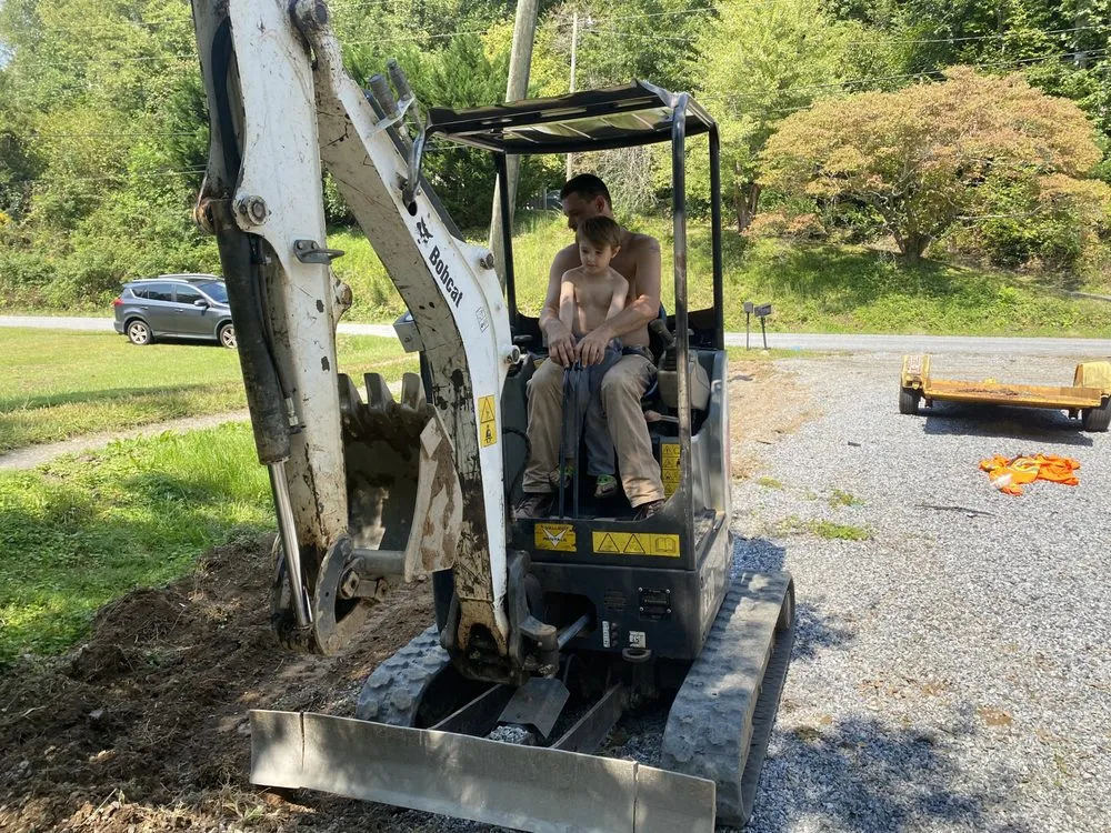 Local outdoor landscaping experts serving Lenoir, NC - The Anytime Man