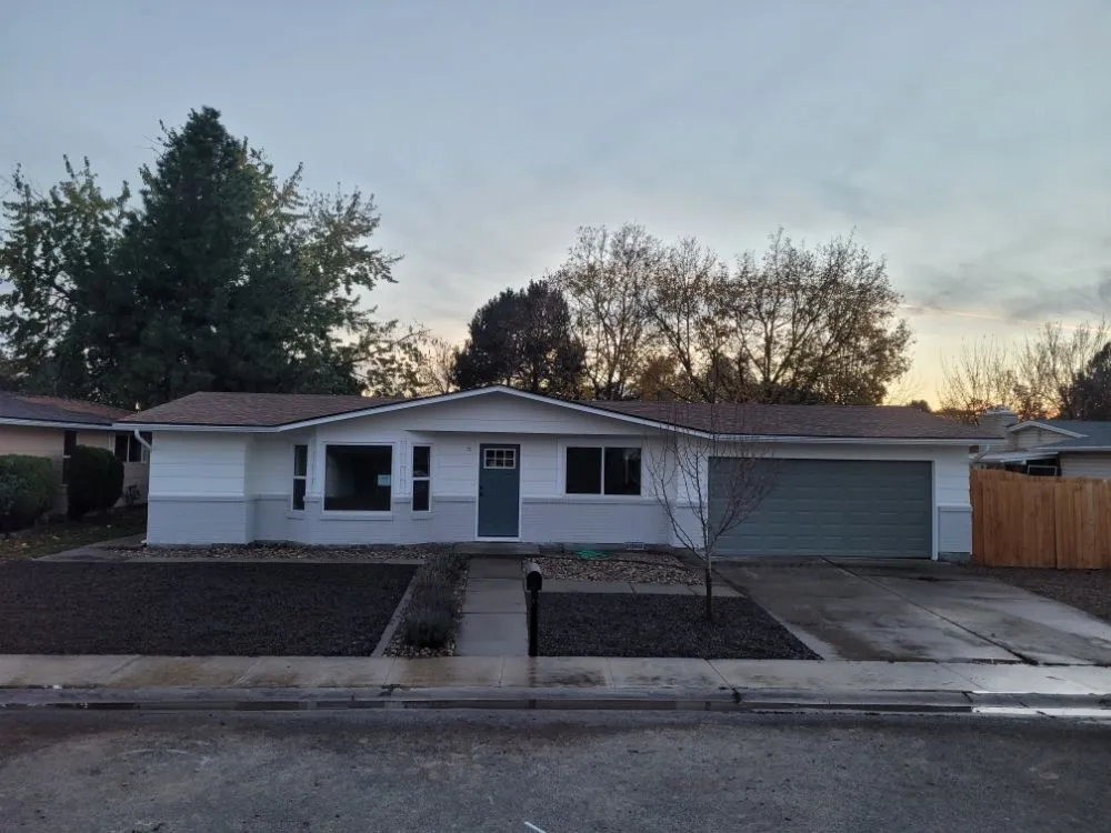 Professional yard maintenance in Nampa, ID - The Artisan's Touch