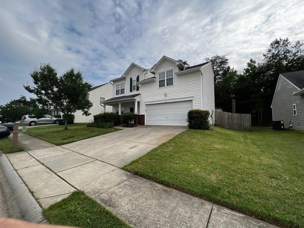 Trusted residential landscaping experts serving Pickens, SC - The Barn on Laurenwood Event & Venue Estate