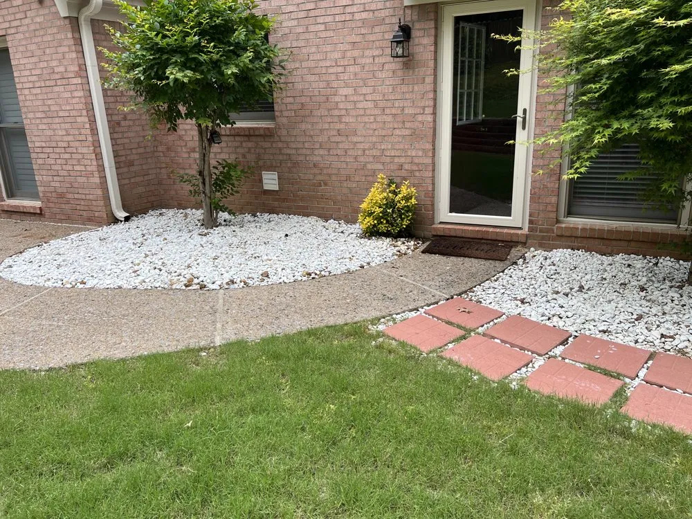 Professional lawn mowing service in Southaven, MS by The Battle Services