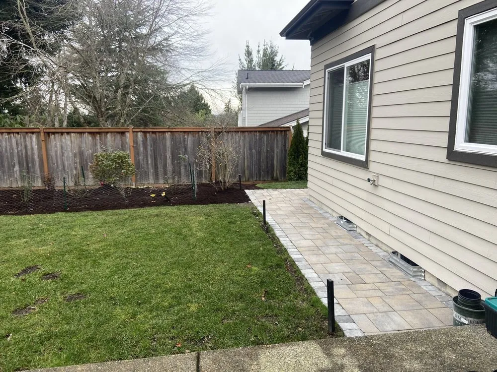 Custom yard cleanup service for homes in Federal Way, WA by The Best Green Landscape