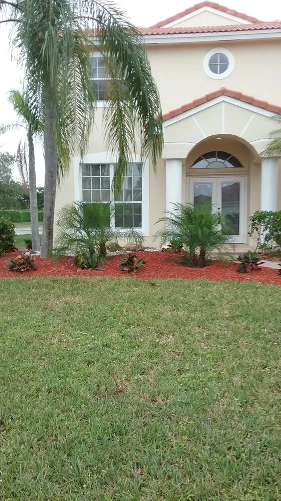 Custom yard maintenance in Fort Lauderdale, FL - The Best In The Business